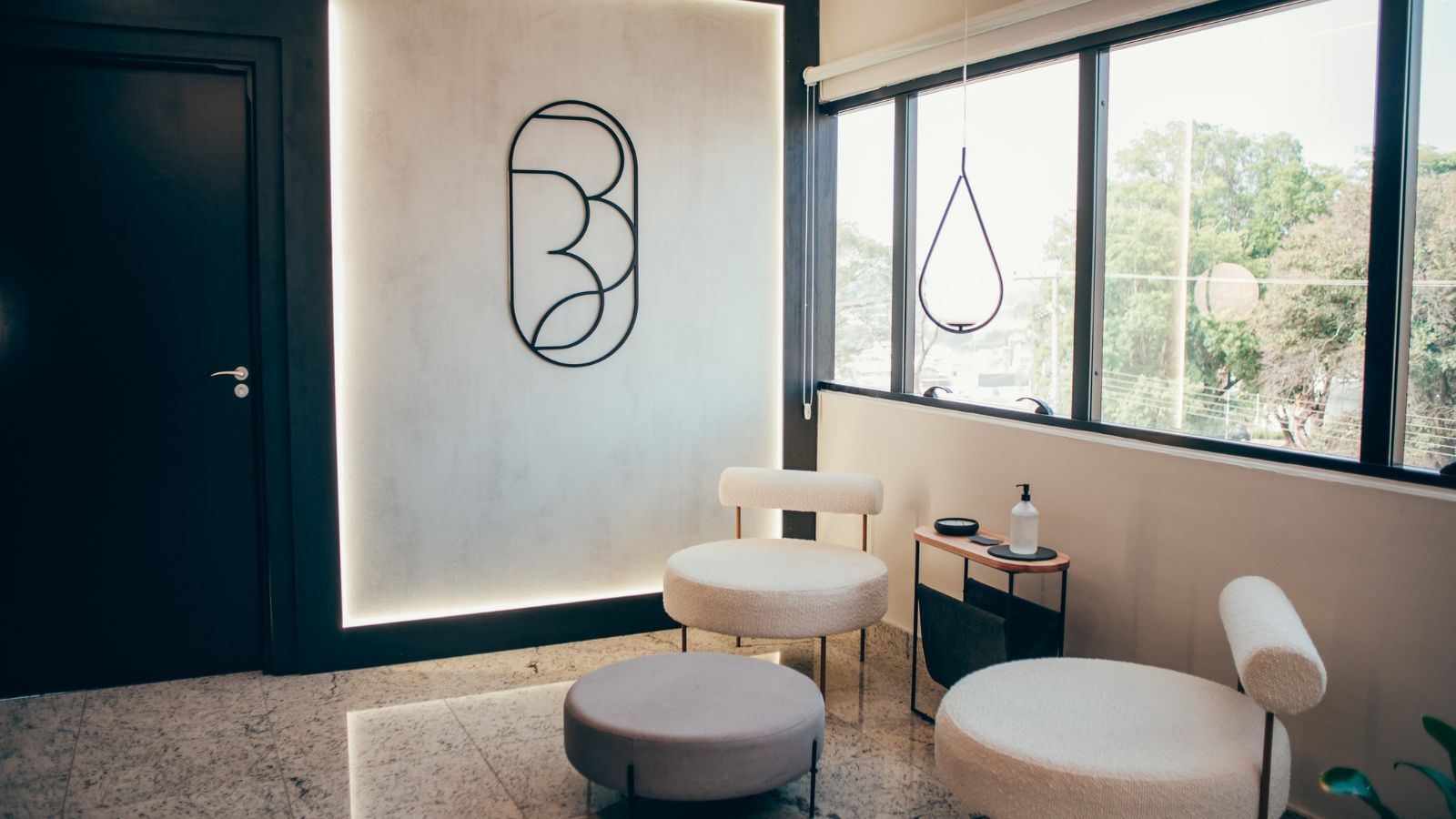 Sala de espera do consultório - Dra. Bárbara Borba